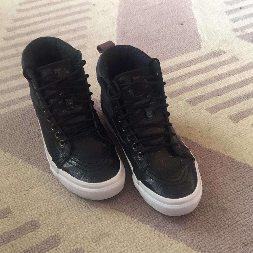 Vans- Pebble Leather SK8-HI 46 High Top Sneaker